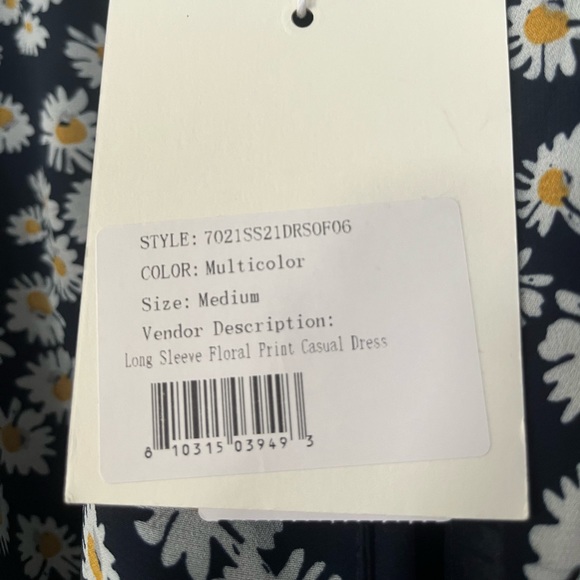 Floral Smocked & Tiered Dress Medium - Picture 5 of 9